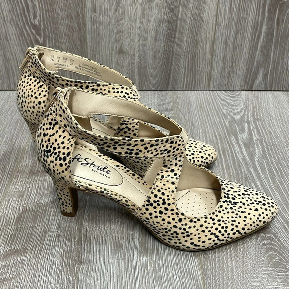 LifeStride Giovanna 2 Cheetah Pumps 7 - Picture 3 of 16